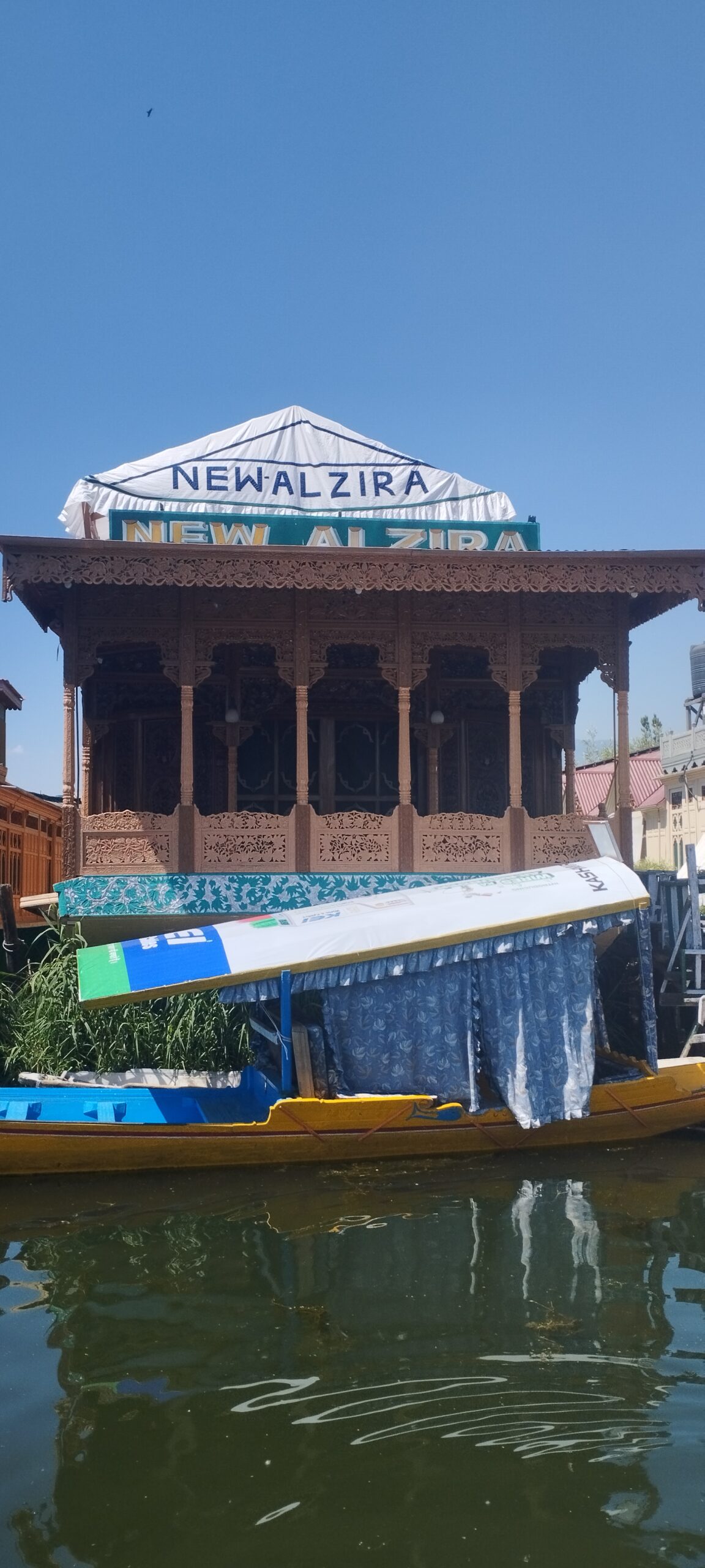 New Alzira Houseboat on Dal Lake, Srinagar